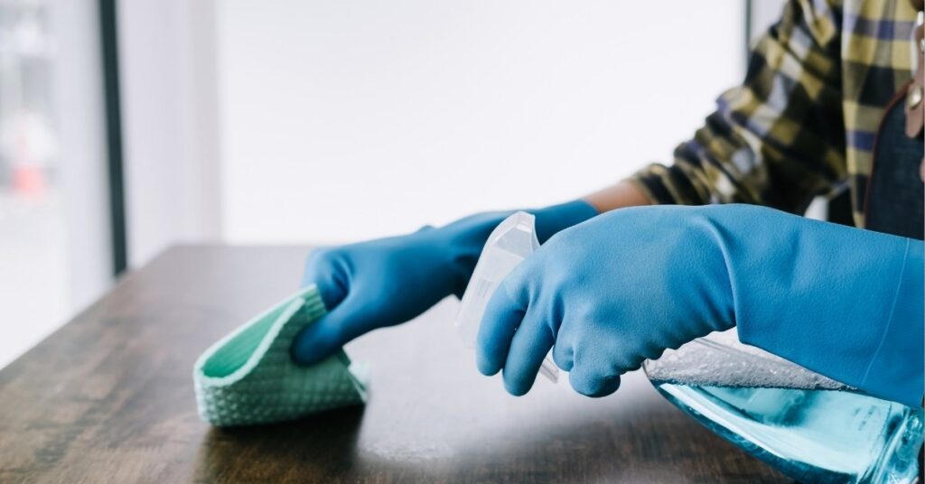 kaksion siivouksen hinta