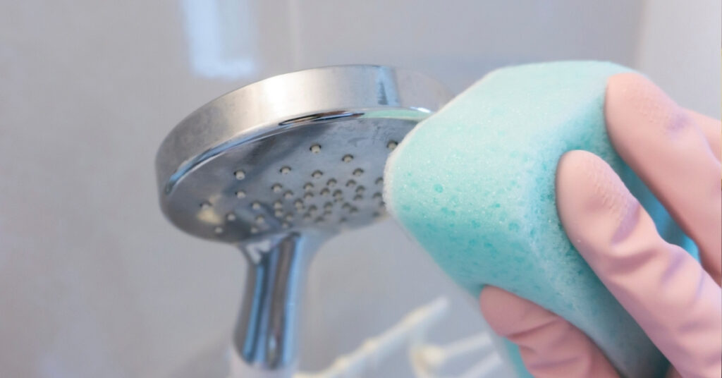 kylpyhuoneen siivous etikka